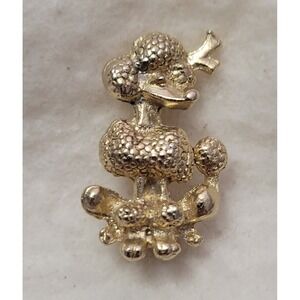 Vintage‎ Gold Tone Poodle Detailed Metal Groomed Dog Sitting Lapel Brooch 1.25in